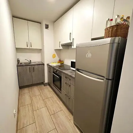 Guest house Cozy, Spacious In A Three-room In The Very Center Of